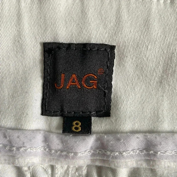 Jag | Classic Fit Pull On Capri Jeans - Picture 3 of 6